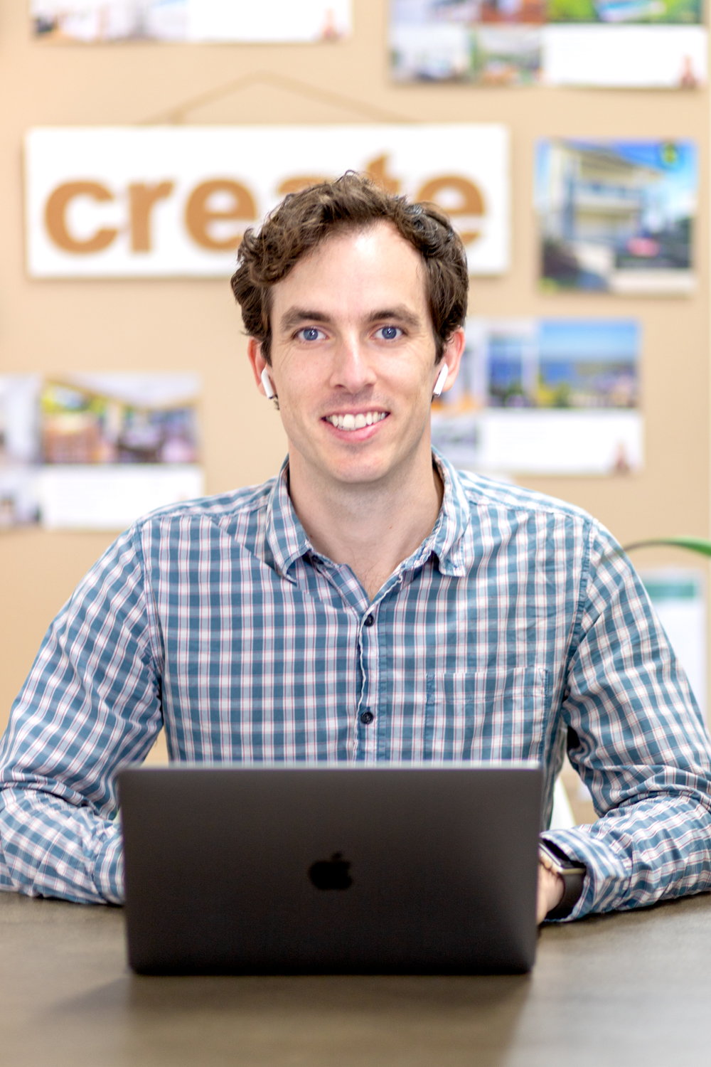 Angus from IT Solver at his desk